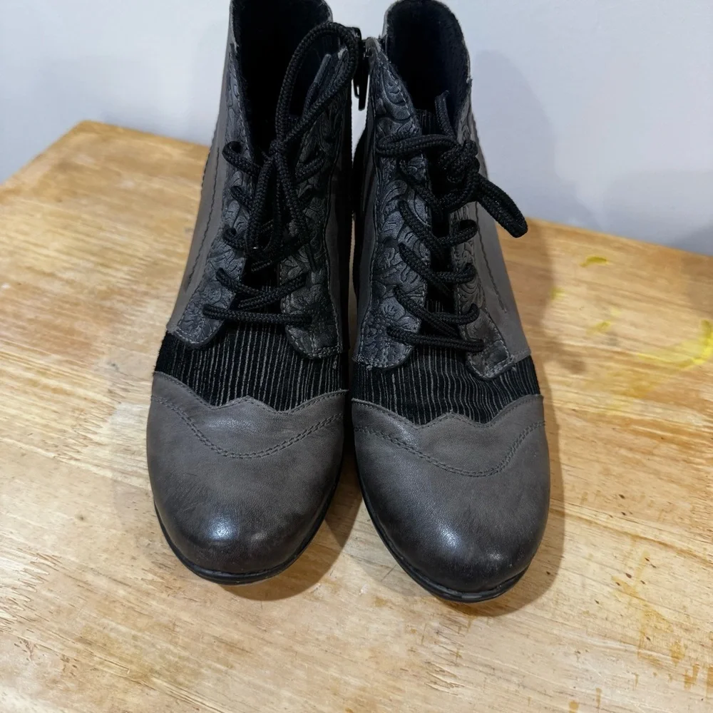 Women's Remonte Cheyenne 89 booties lace up heel size 38 zipper sides
